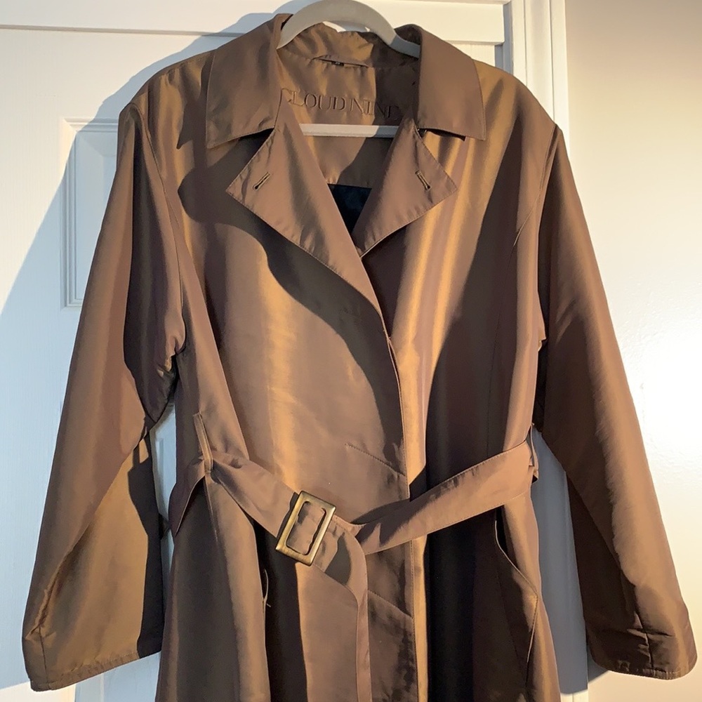 Cloud nine classy trench coat with belt!